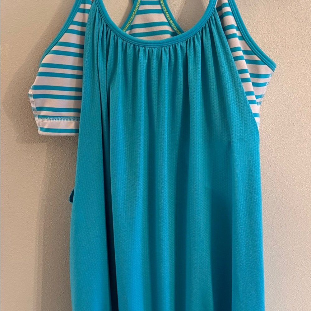 Lululemon No Limits Tank Top with a built-in shelf bra size6
